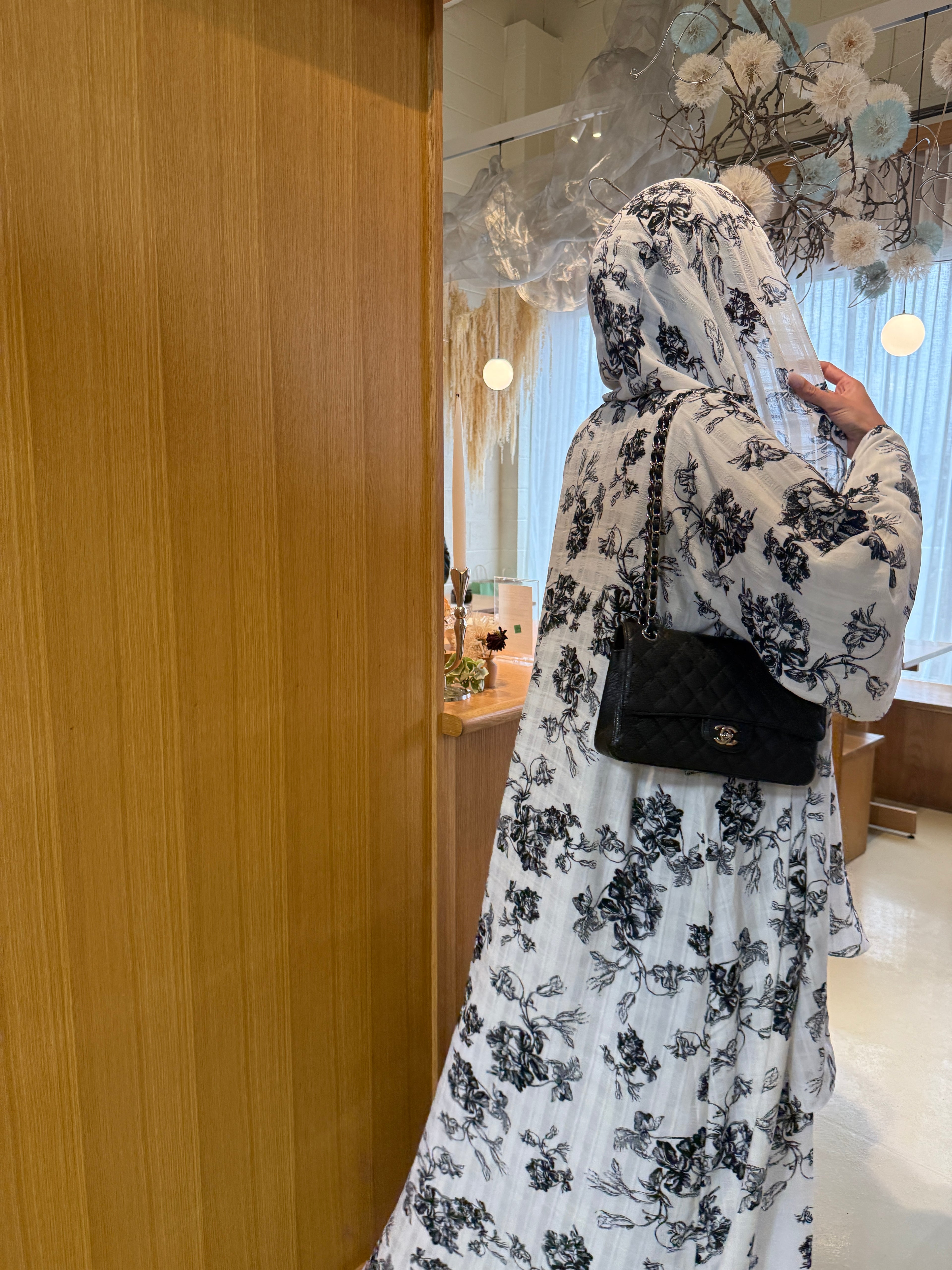 Noir Botanica Abaya